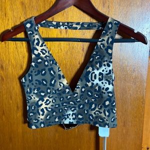 Elizabeth Jane Seamless V Neck bralette NWT size M